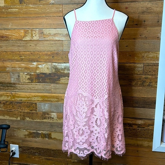 Speechless Dresses & Skirts - Adorable net print light pink dress sleeveless